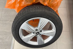 sininen Audi Q4 e-tron 2023 kuva 10.