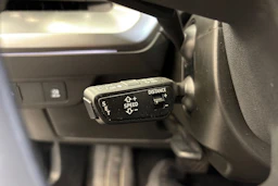 sininen Audi Q4 e-tron 2023 kuva 17.