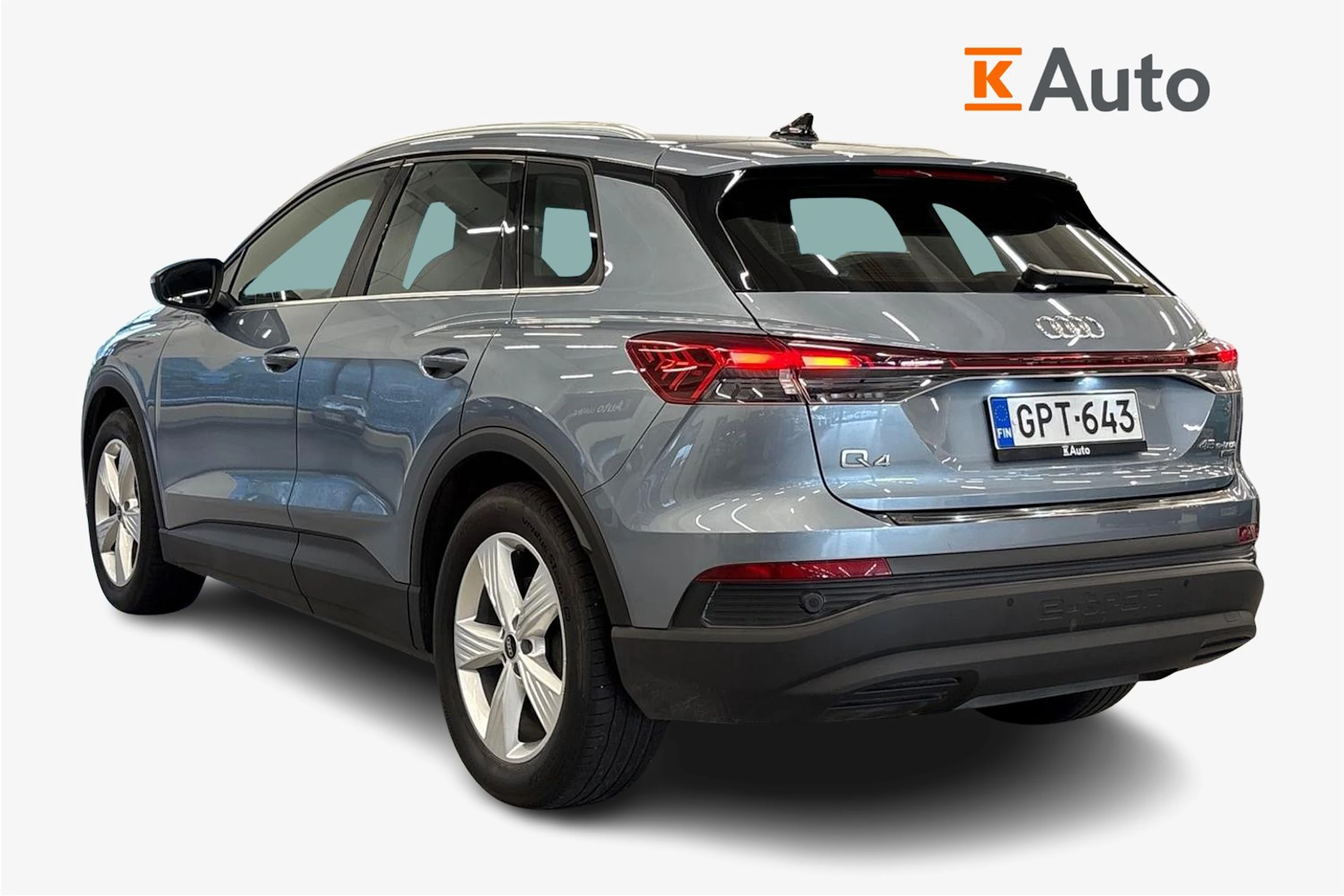 sininen Audi Q4 e-tron 2023 kuva 2.