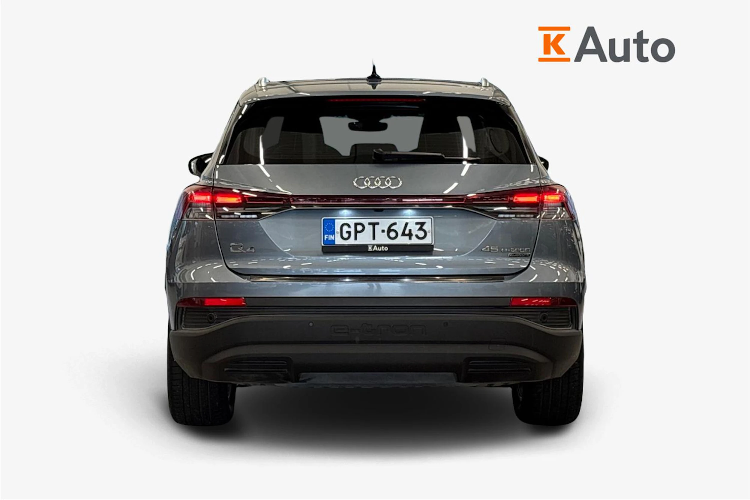 sininen Audi Q4 e-tron 2023 kuva 3.