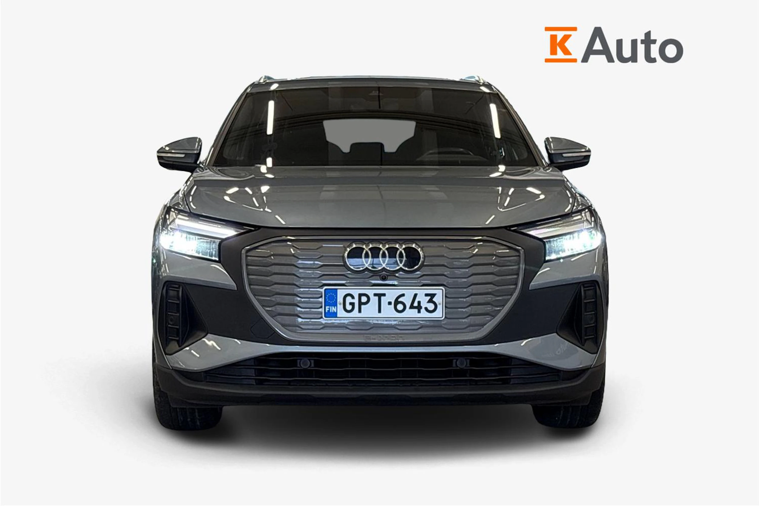 sininen Audi Q4 e-tron 2023 kuva 4.