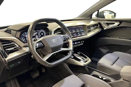 sininen Audi Q4 e-tron 2023 kuva 6.