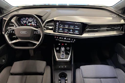 sininen Audi Q4 e-tron 2023 kuva 7.