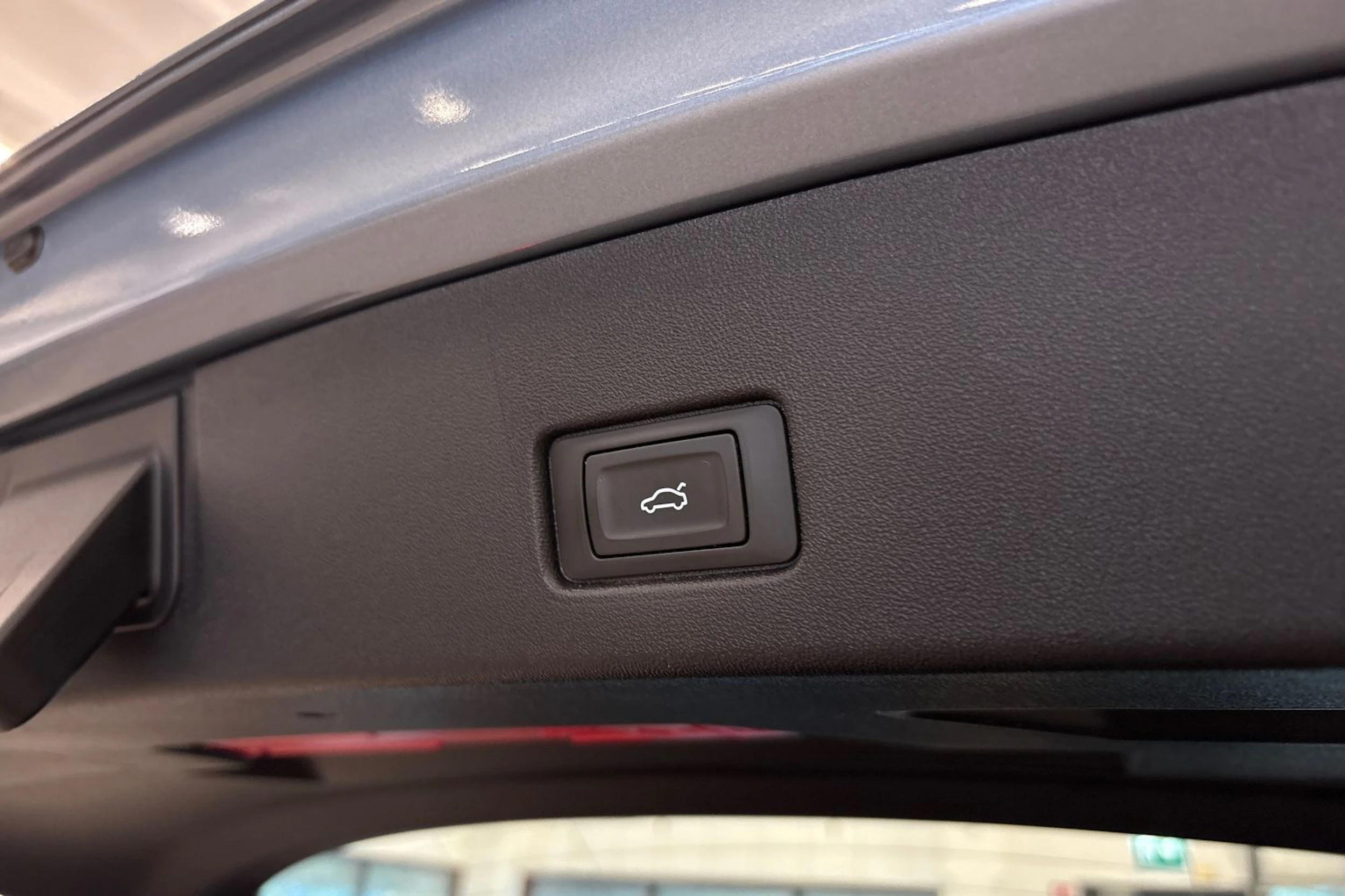 sininen Audi Q4 e-tron 2023 kuva 15.