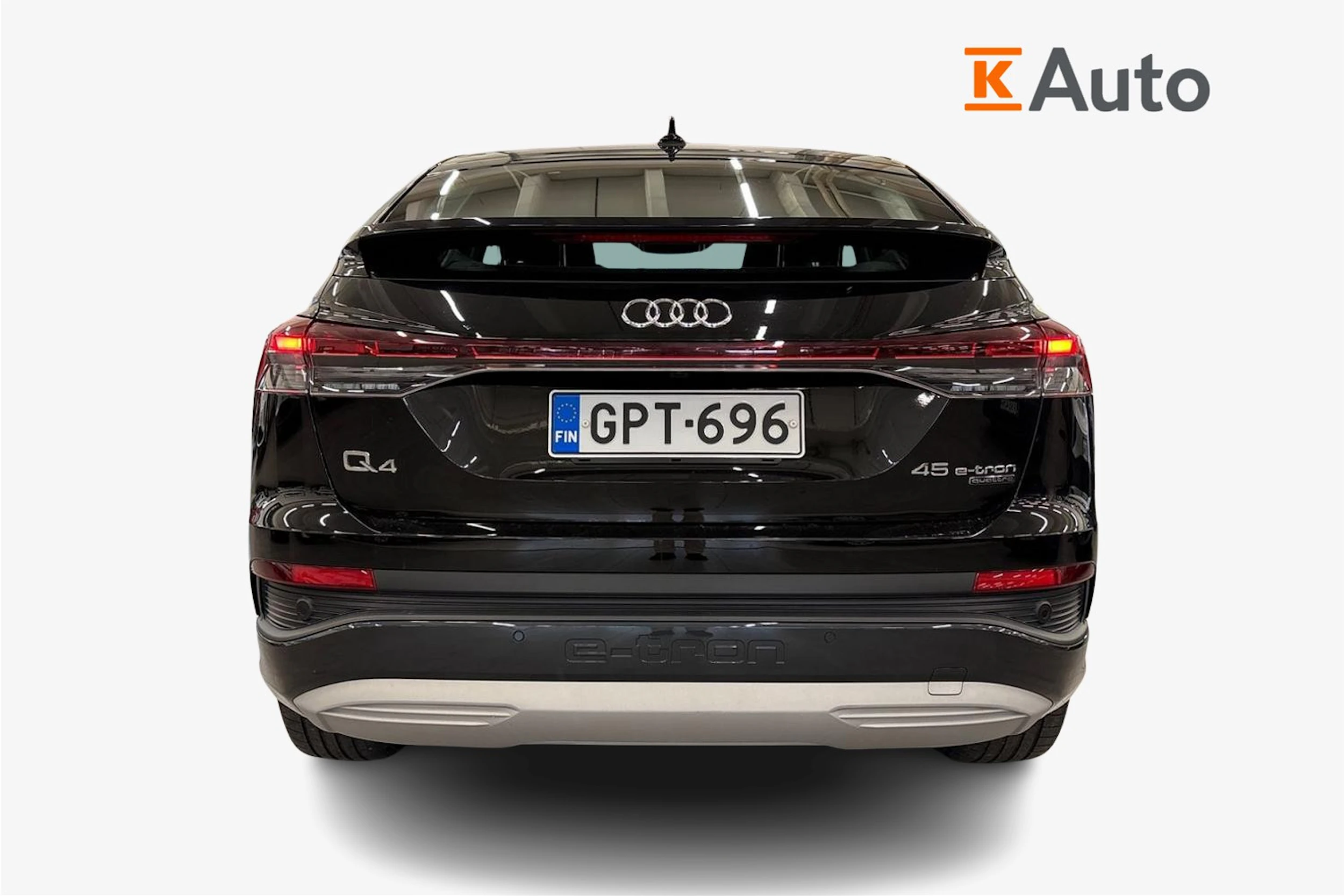 musta Audi Q4 e-tron 2023 kuva 4.