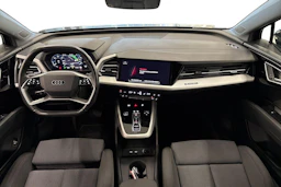 musta Audi Q4 e-tron 2023 kuva 9.
