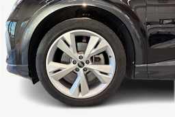 musta Audi Q4 e-tron 2023 kuva 12.