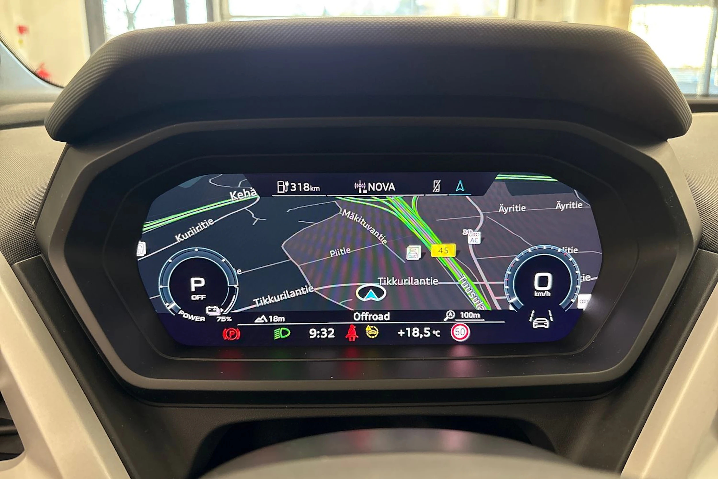 musta Audi Q4 e-tron 2023 kuva 15.