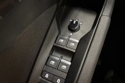 musta Audi Q4 e-tron 2023 kuva 16.