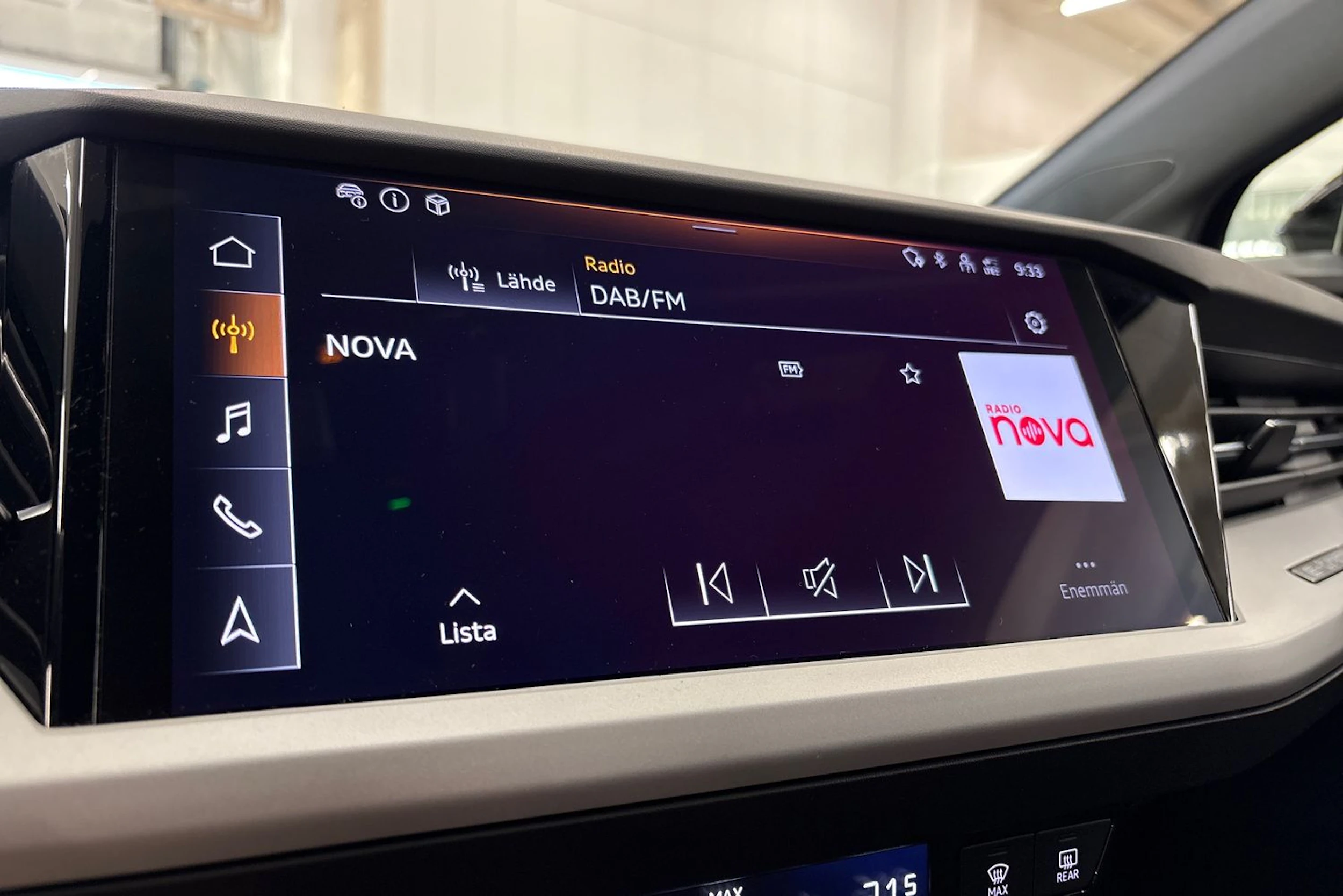 musta Audi Q4 e-tron 2023 kuva 22.