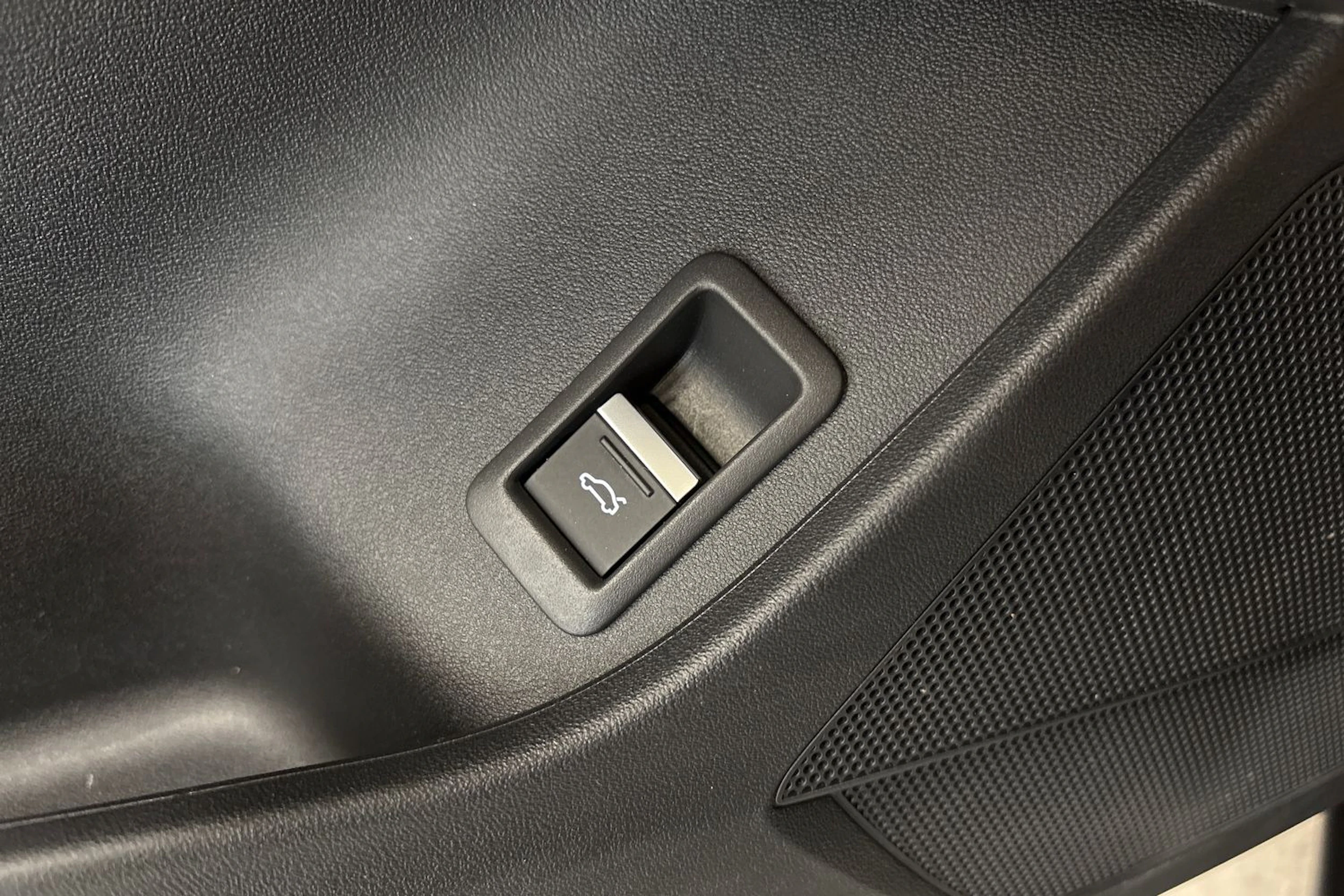 musta Audi Q4 e-tron 2023 kuva 25.