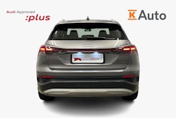 harmaa Audi Q4 e-tron 2023 kuva 3.