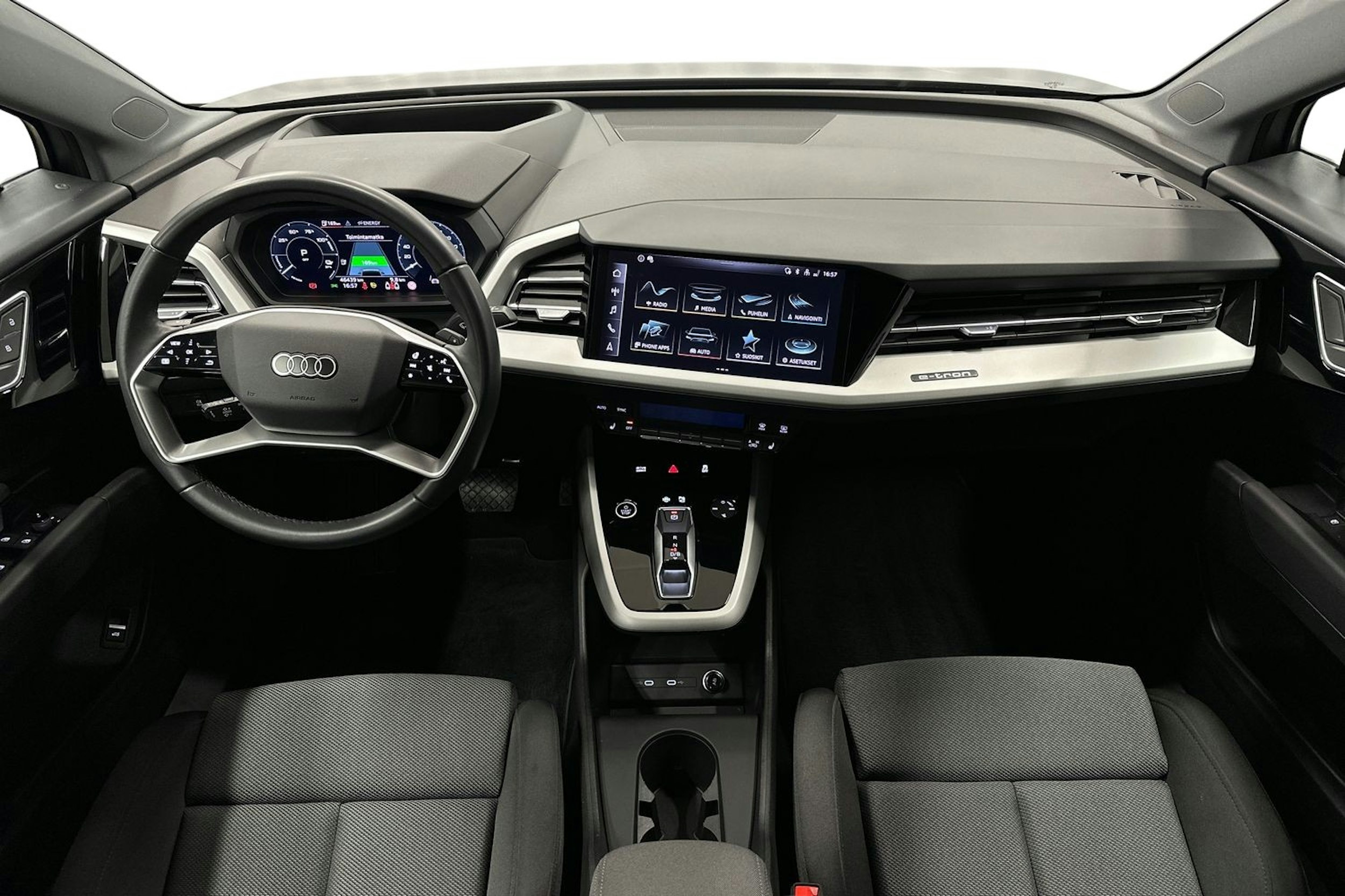 harmaa Audi Q4 e-tron 2023 kuva 9.