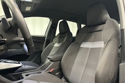 harmaa Audi Q4 e-tron 2023 kuva 16.