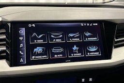 harmaa Audi Q4 e-tron 2023 kuva 21.