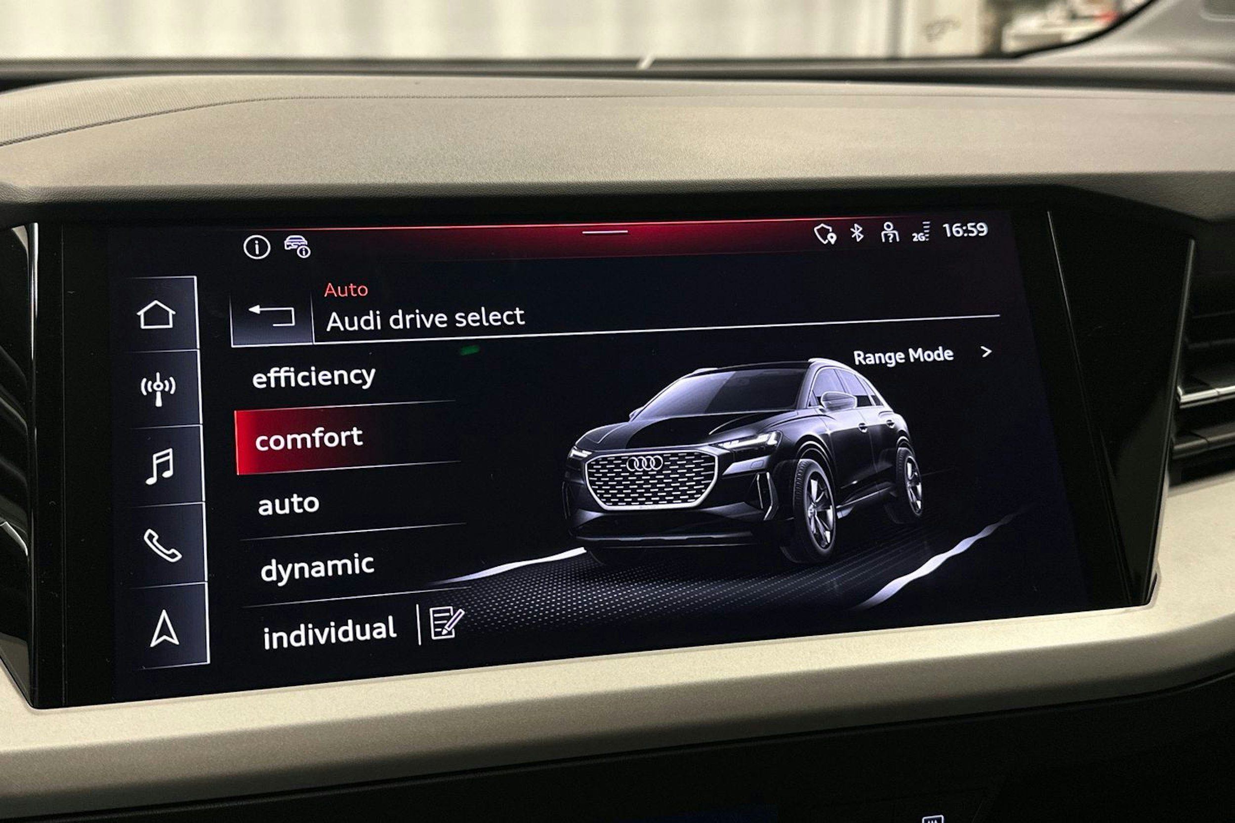 harmaa Audi Q4 e-tron 2023 kuva 25.