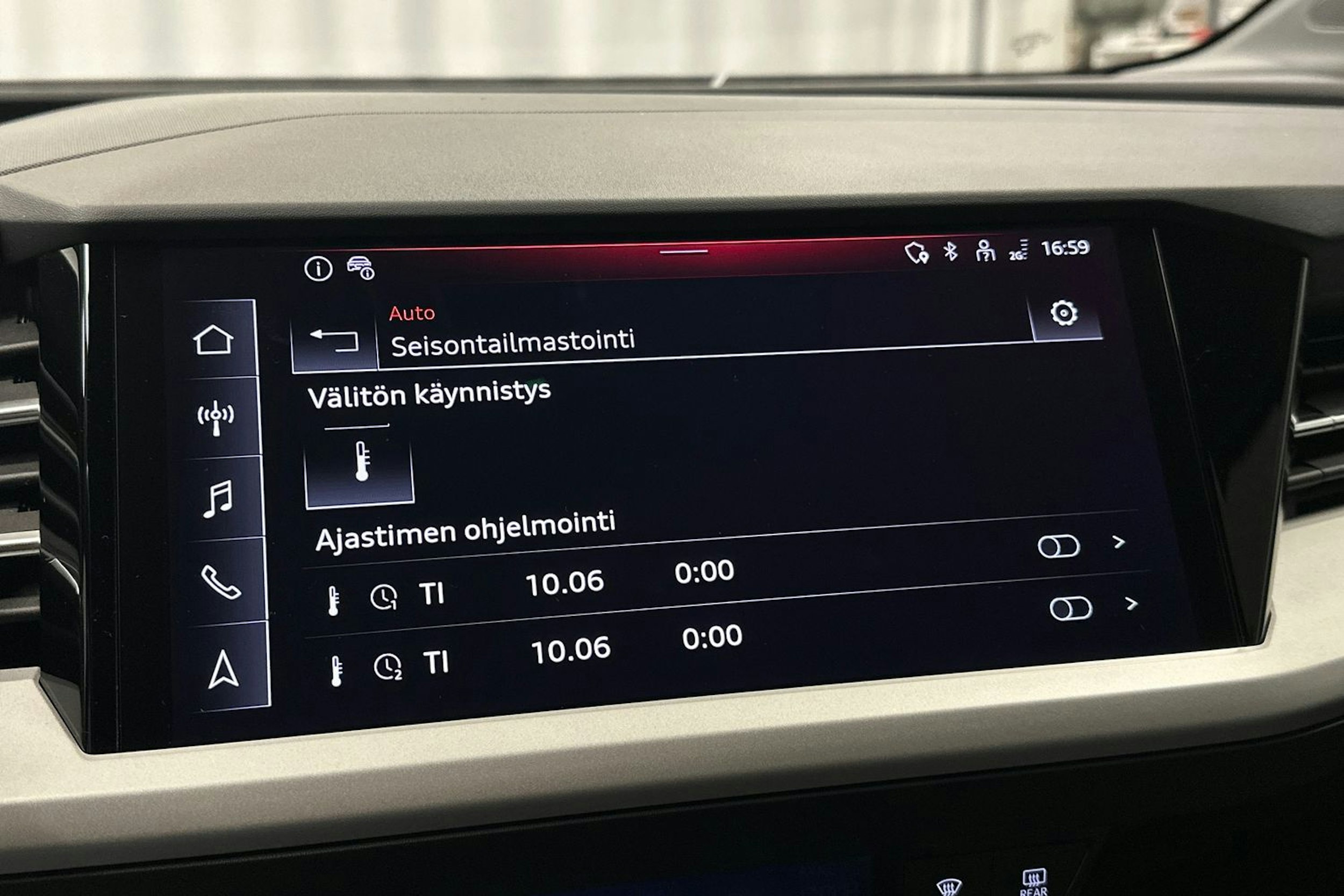 harmaa Audi Q4 e-tron 2023 kuva 26.