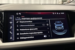 harmaa Audi Q4 e-tron 2023 kuva 27.