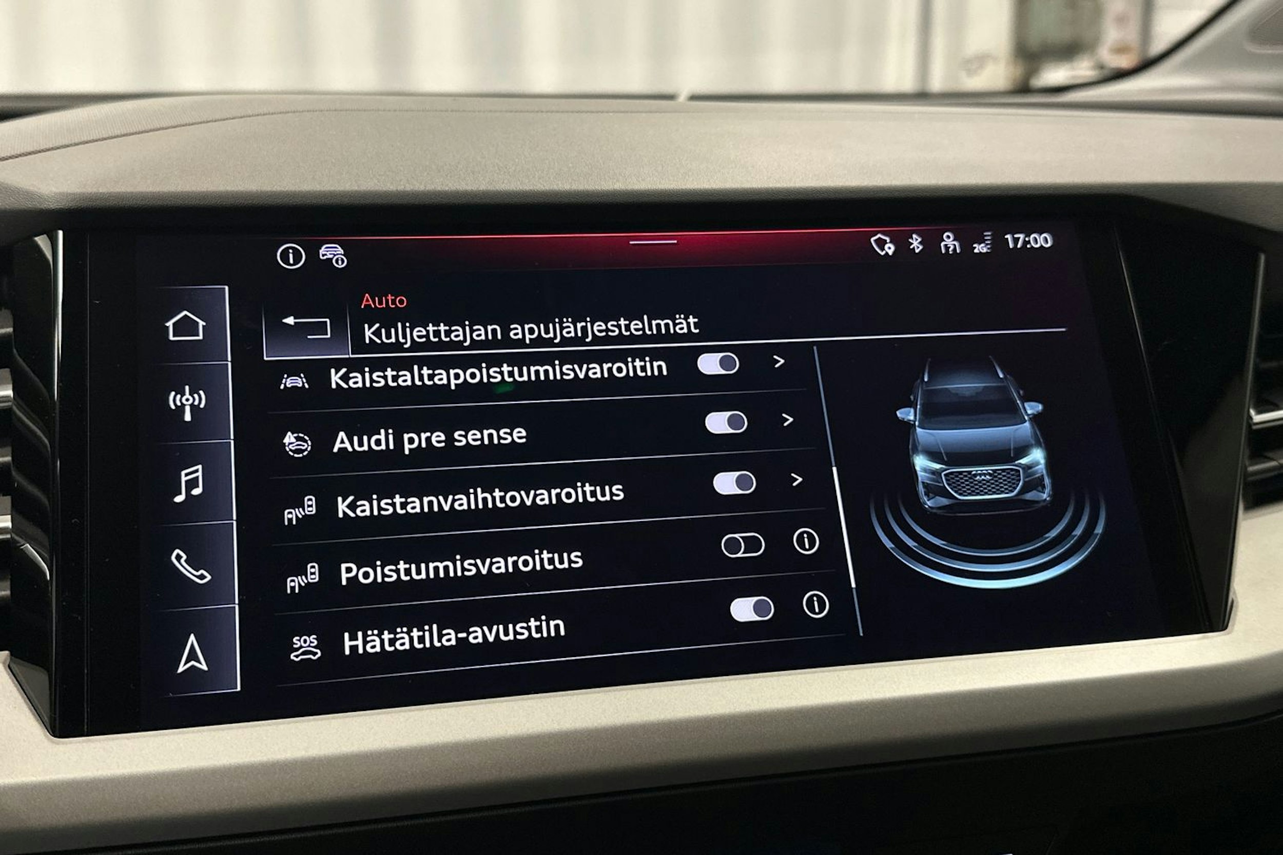 harmaa Audi Q4 e-tron 2023 kuva 28.