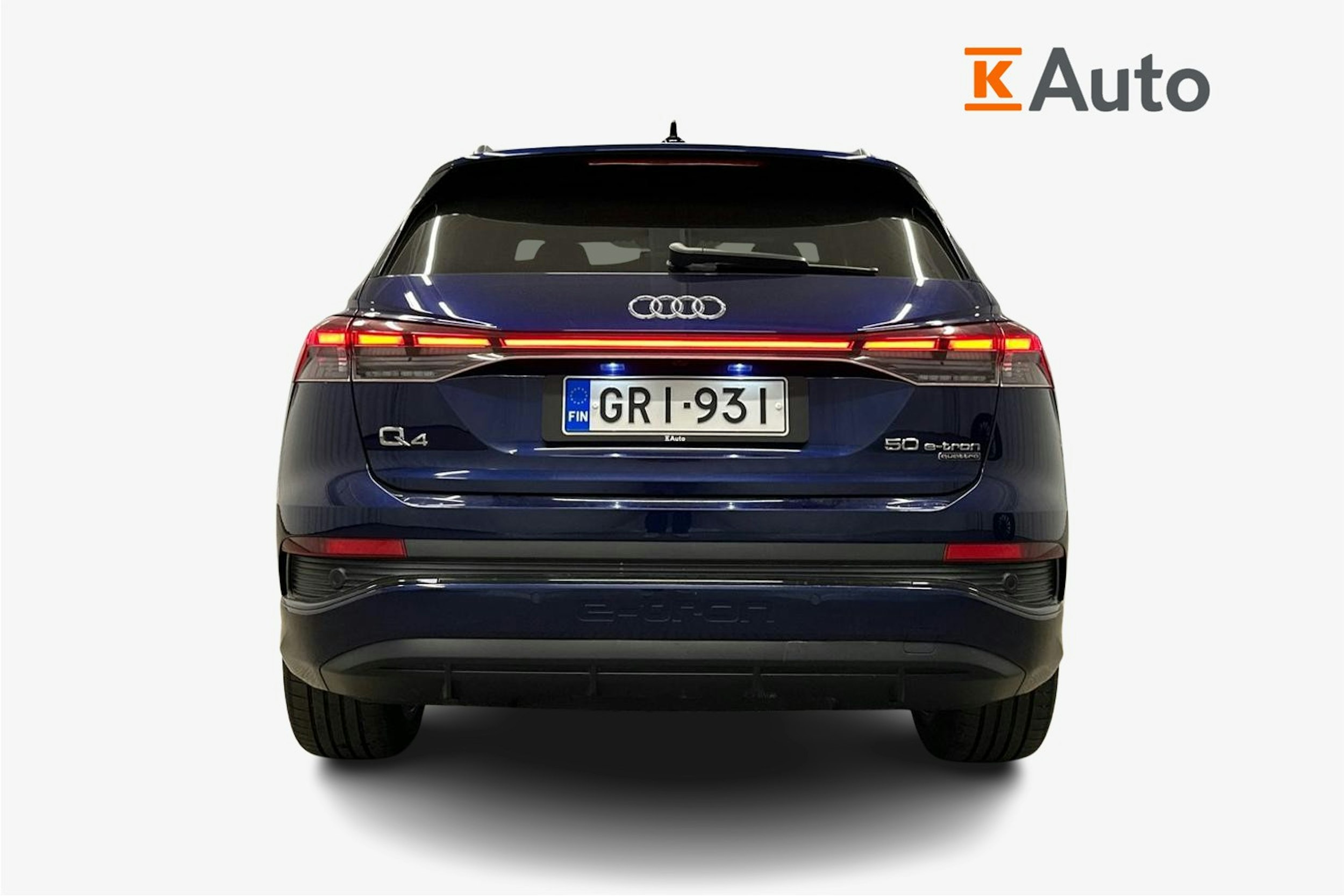 sininen Audi Q4 e-tron 2023 kuva 3.