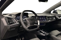 sininen Audi Q4 e-tron 2023 kuva 6.