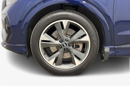 sininen Audi Q4 e-tron 2023 kuva 9.