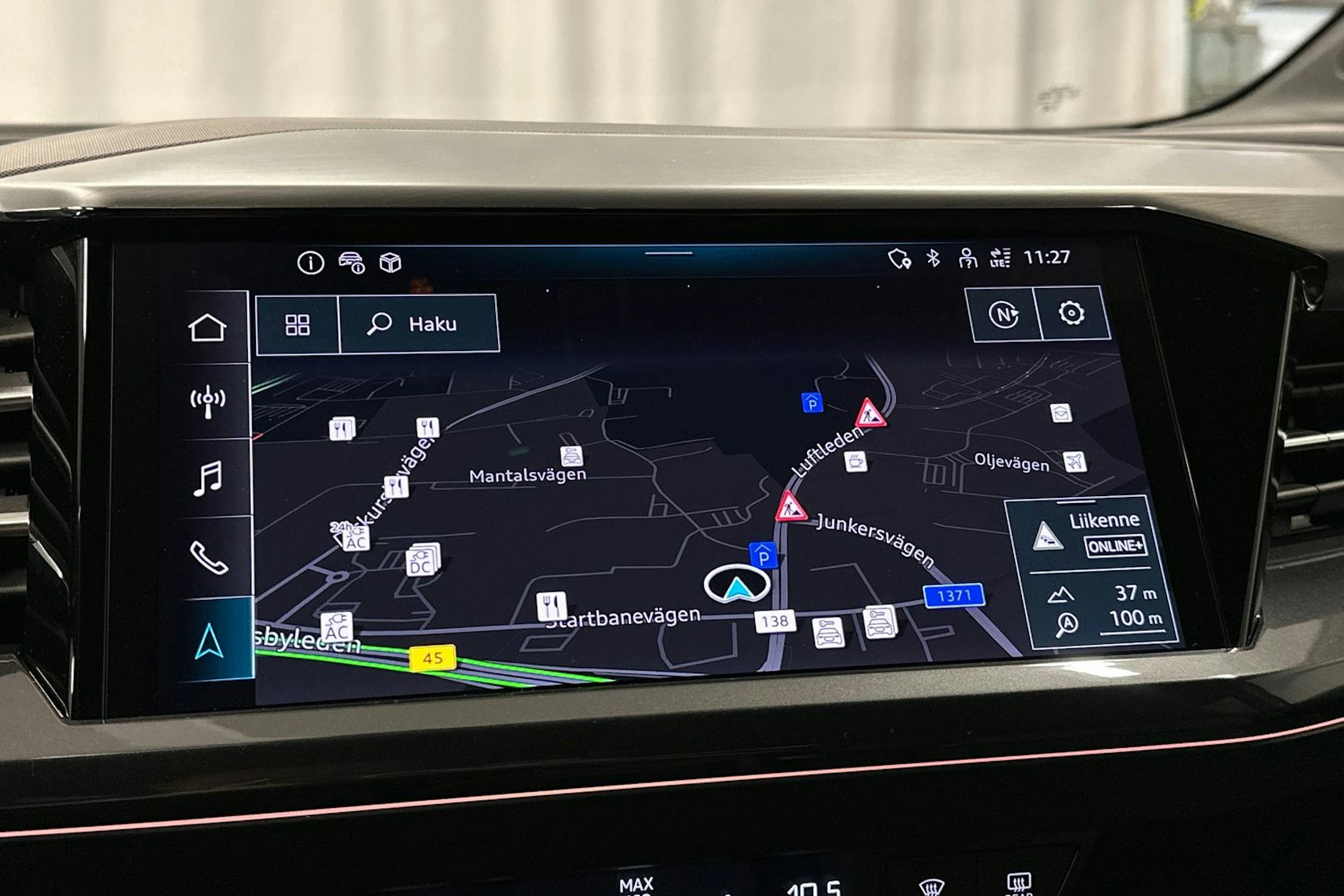 sininen Audi Q4 e-tron 2023 kuva 22.