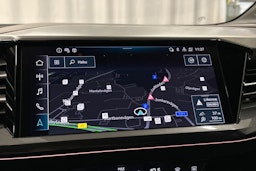 sininen Audi Q4 e-tron 2023 kuva 22.
