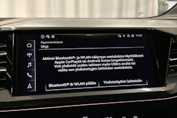 sininen Audi Q4 e-tron 2023 kuva 23.