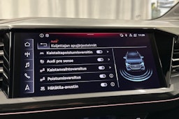 sininen Audi Q4 e-tron 2023 kuva 26.