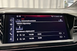sininen Audi Q4 e-tron 2023 kuva 29.