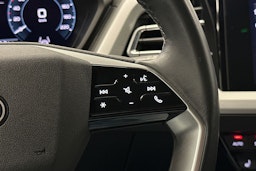 harmaa Audi Q4 e-tron 2023 kuva 21.