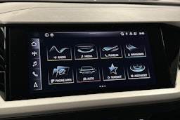 harmaa Audi Q4 e-tron 2023 kuva 24.