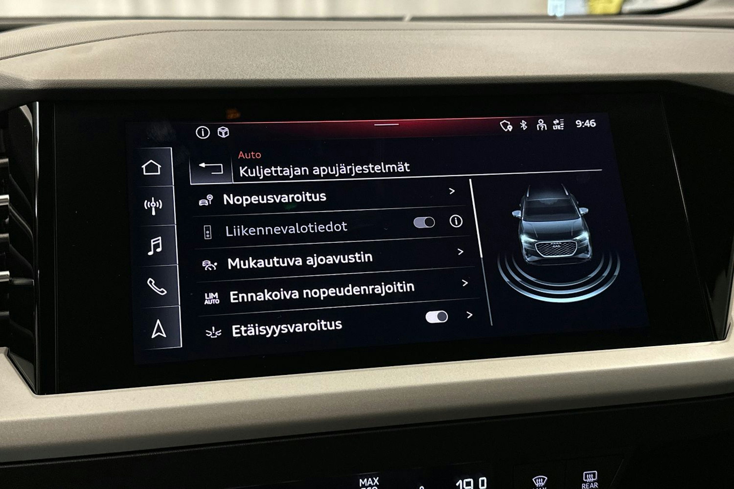 harmaa Audi Q4 e-tron 2023 kuva 27.