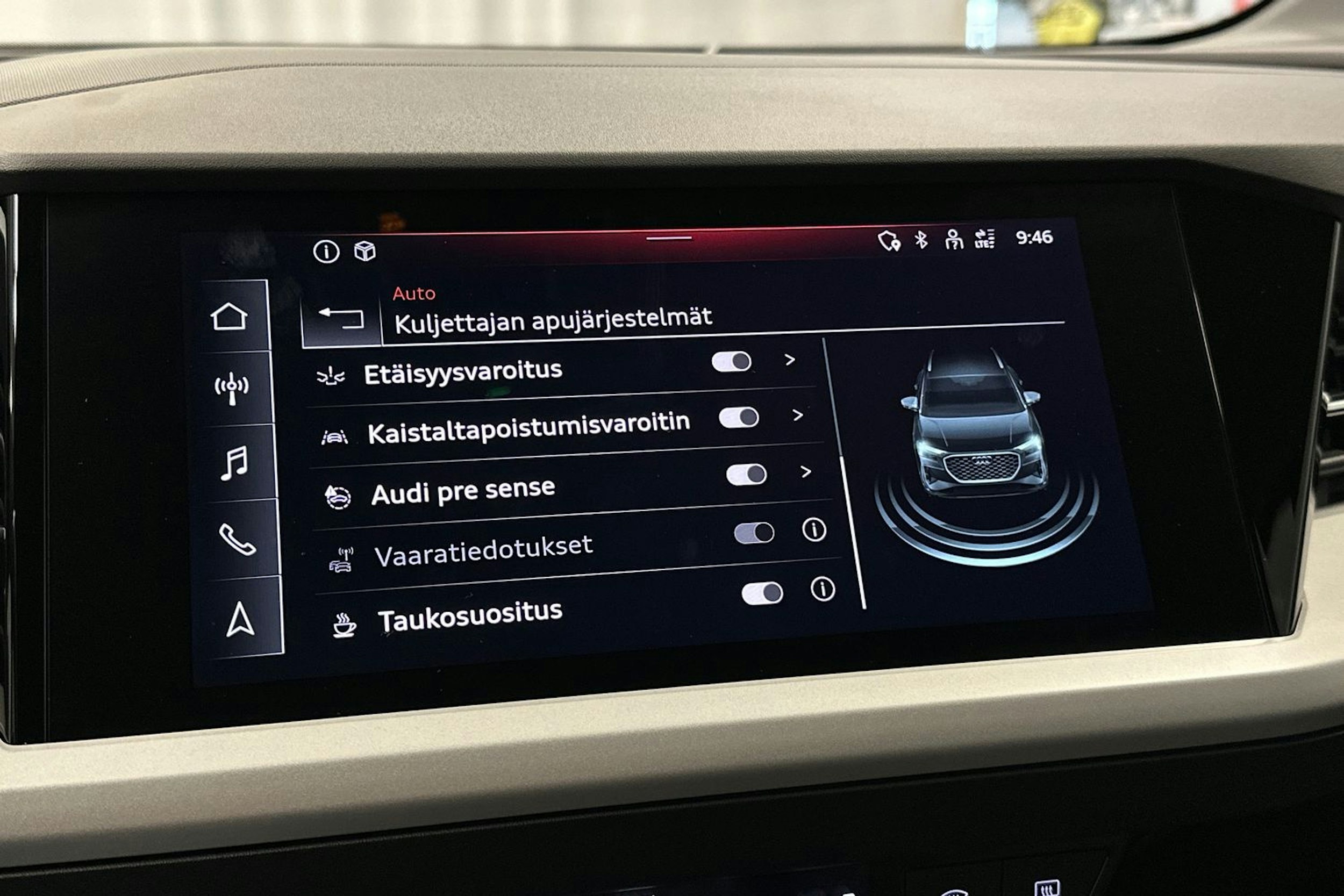 harmaa Audi Q4 e-tron 2023 kuva 28.