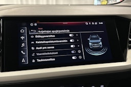 harmaa Audi Q4 e-tron 2023 kuva 28.