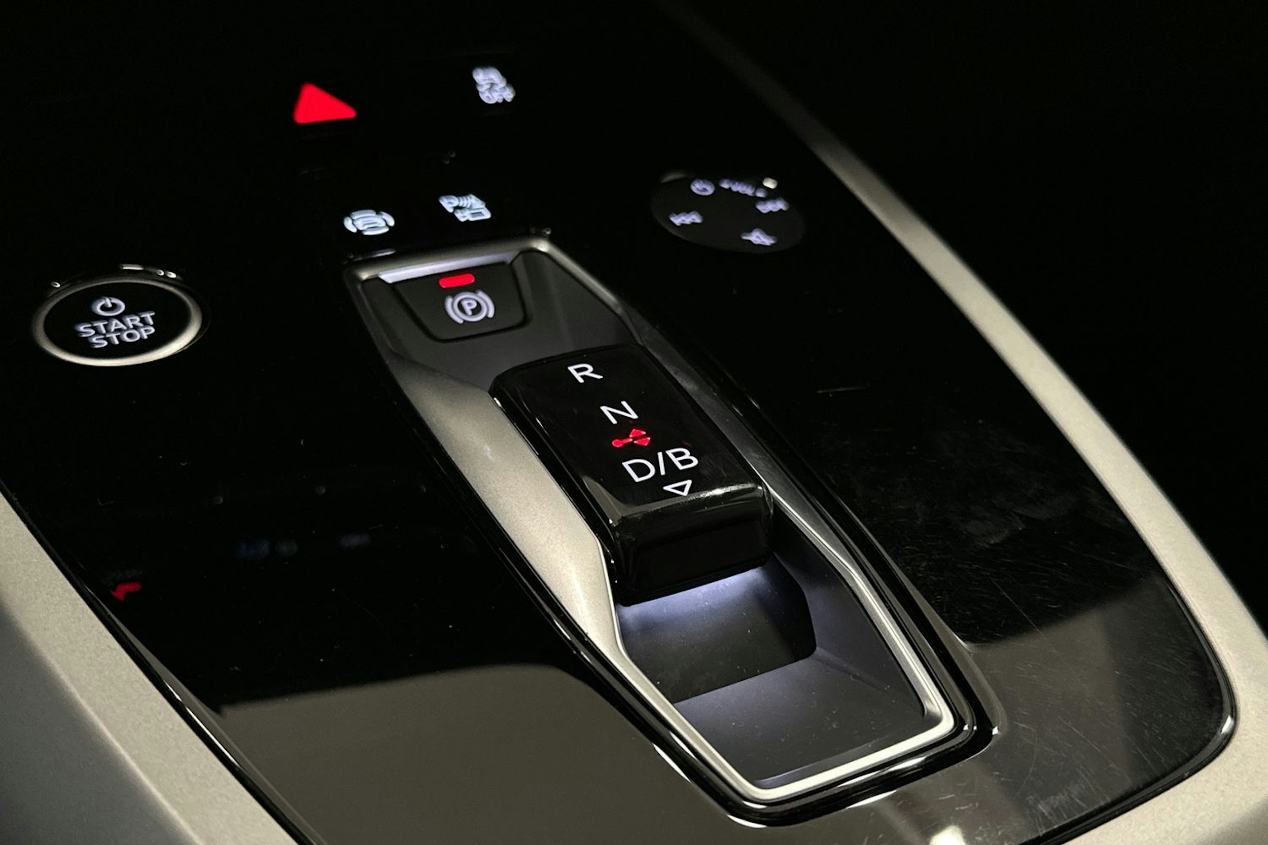 harmaa Audi Q4 e-tron 2023 kuva 30.
