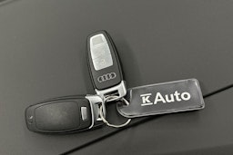 harmaa Audi Q4 e-tron 2023 kuva 32.
