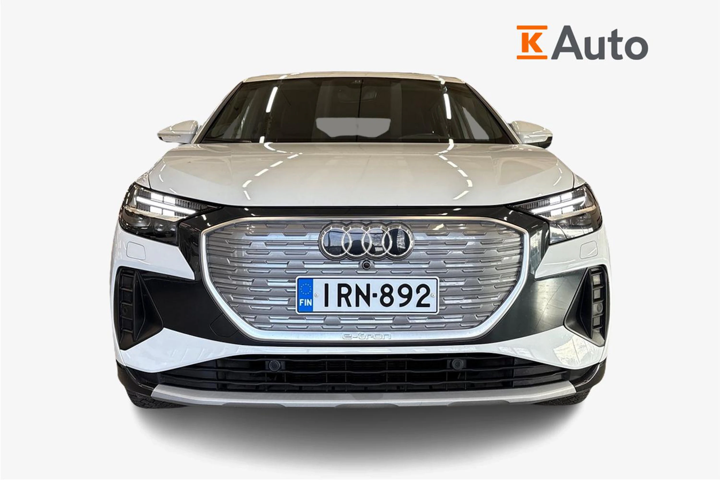 valkoinen Audi Q4 e-tron 2023 kuva 4.