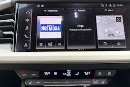 valkoinen Audi Q4 e-tron 2023 kuva 12.
