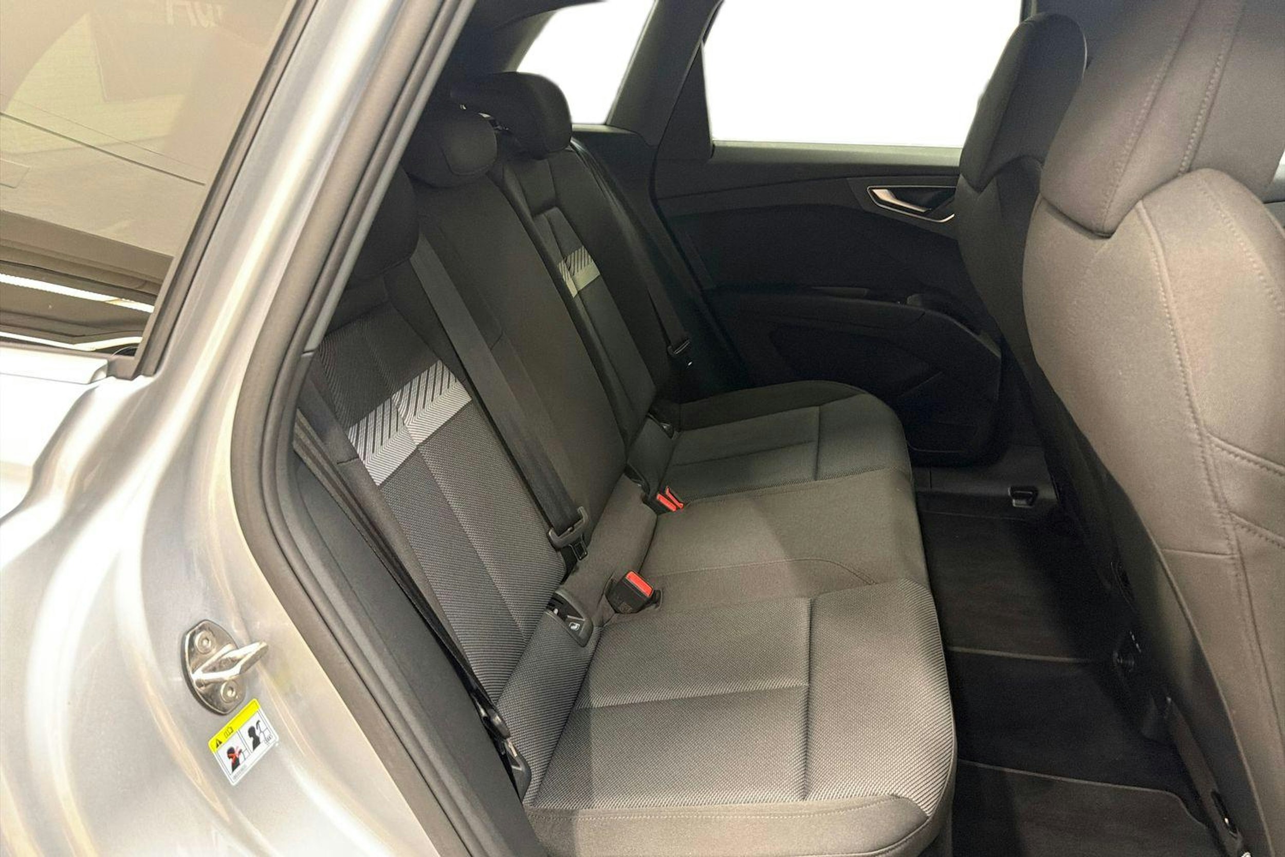 hopea Audi Q4 e-tron 2023 kuva 10.