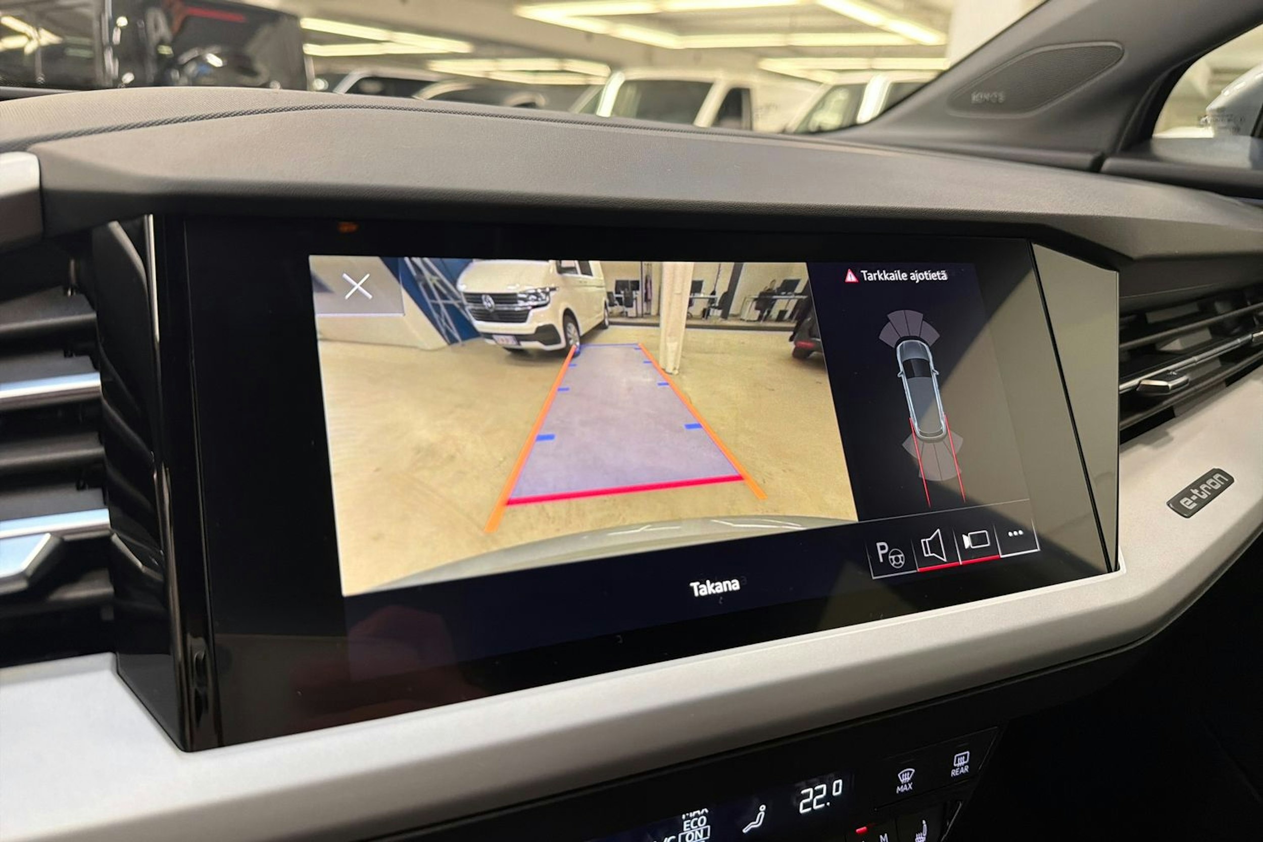 hopea Audi Q4 e-tron 2023 kuva 17.