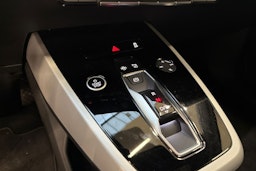 hopea Audi Q4 e-tron 2023 kuva 23.