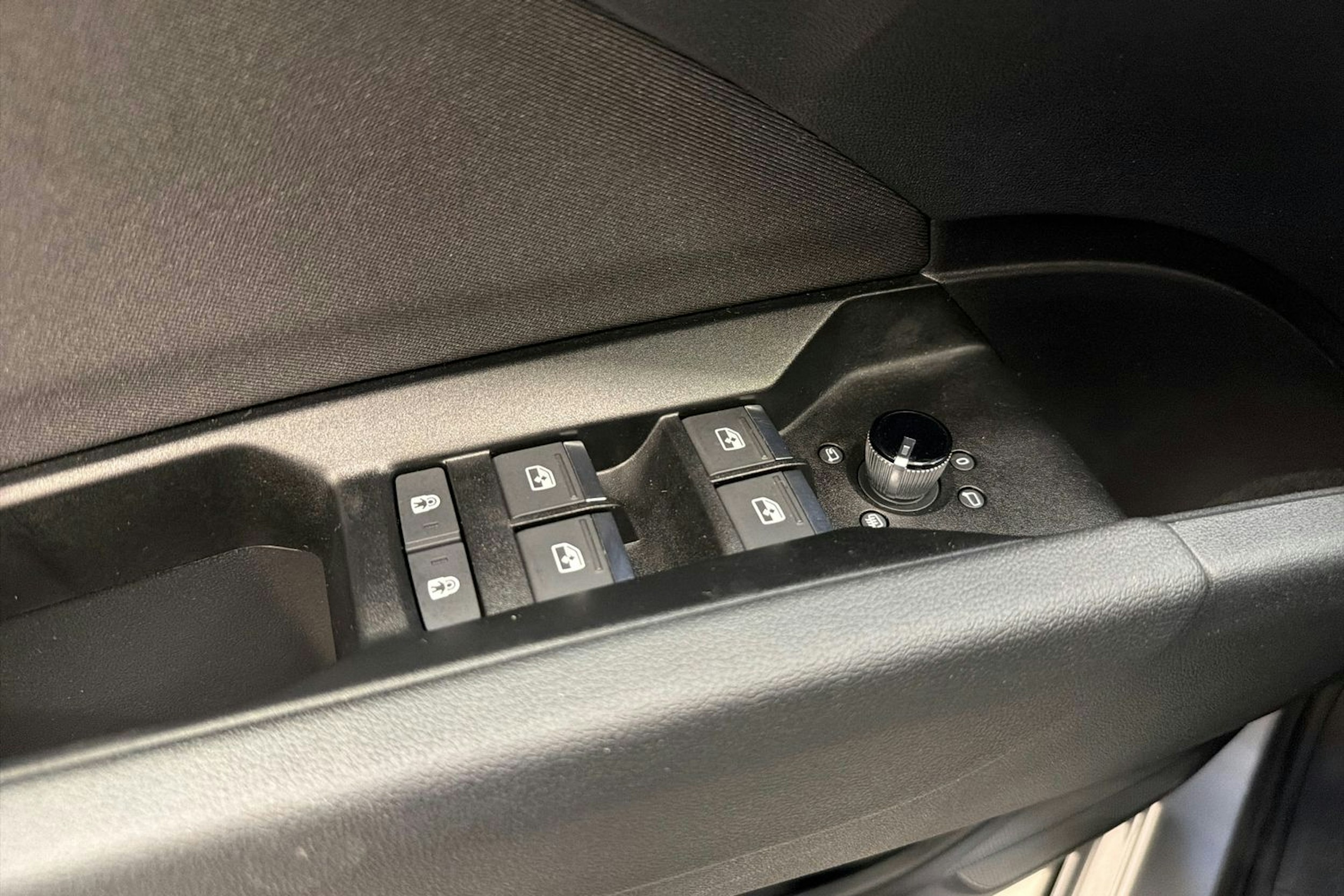 hopea Audi Q4 e-tron 2023 kuva 24.