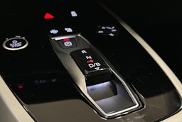 harmaa Audi Q4 e-tron 2023 kuva 30.