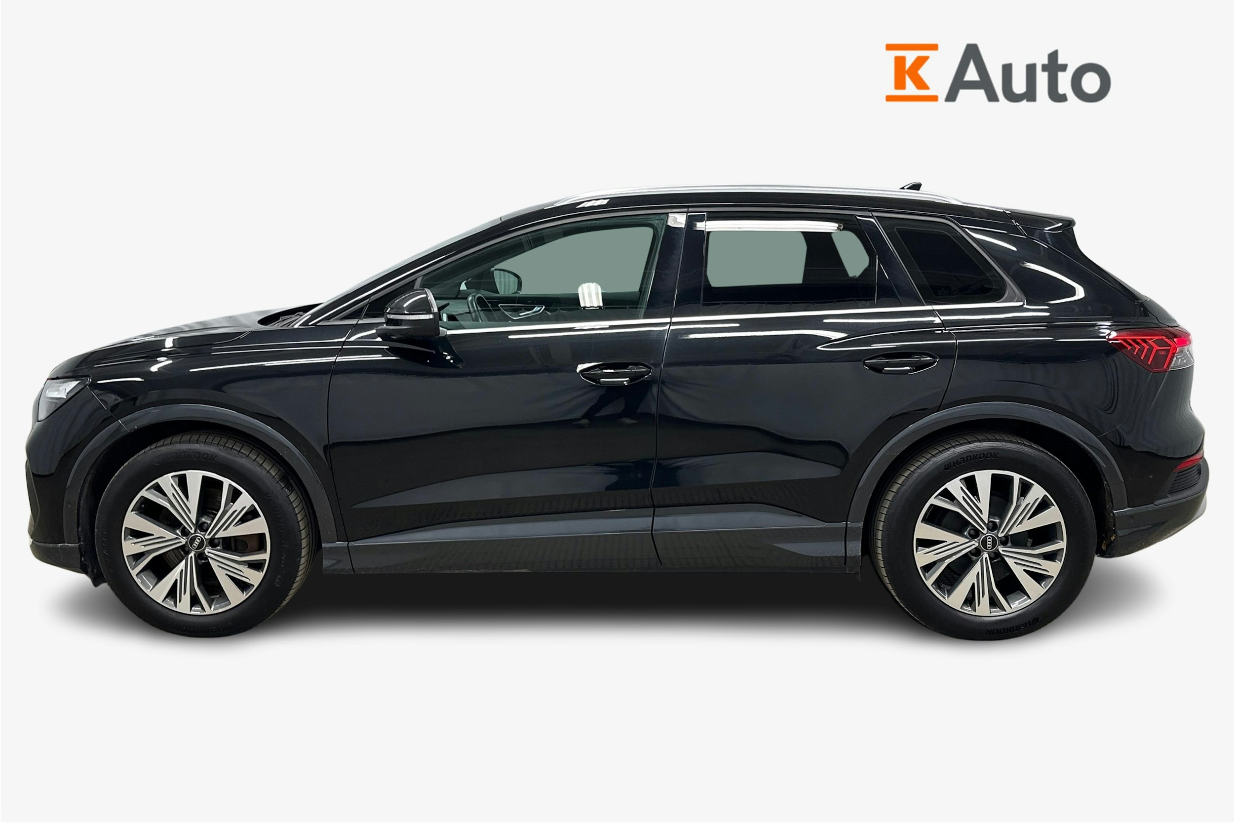 musta Audi Q4 e-tron 2023 kuva 6.