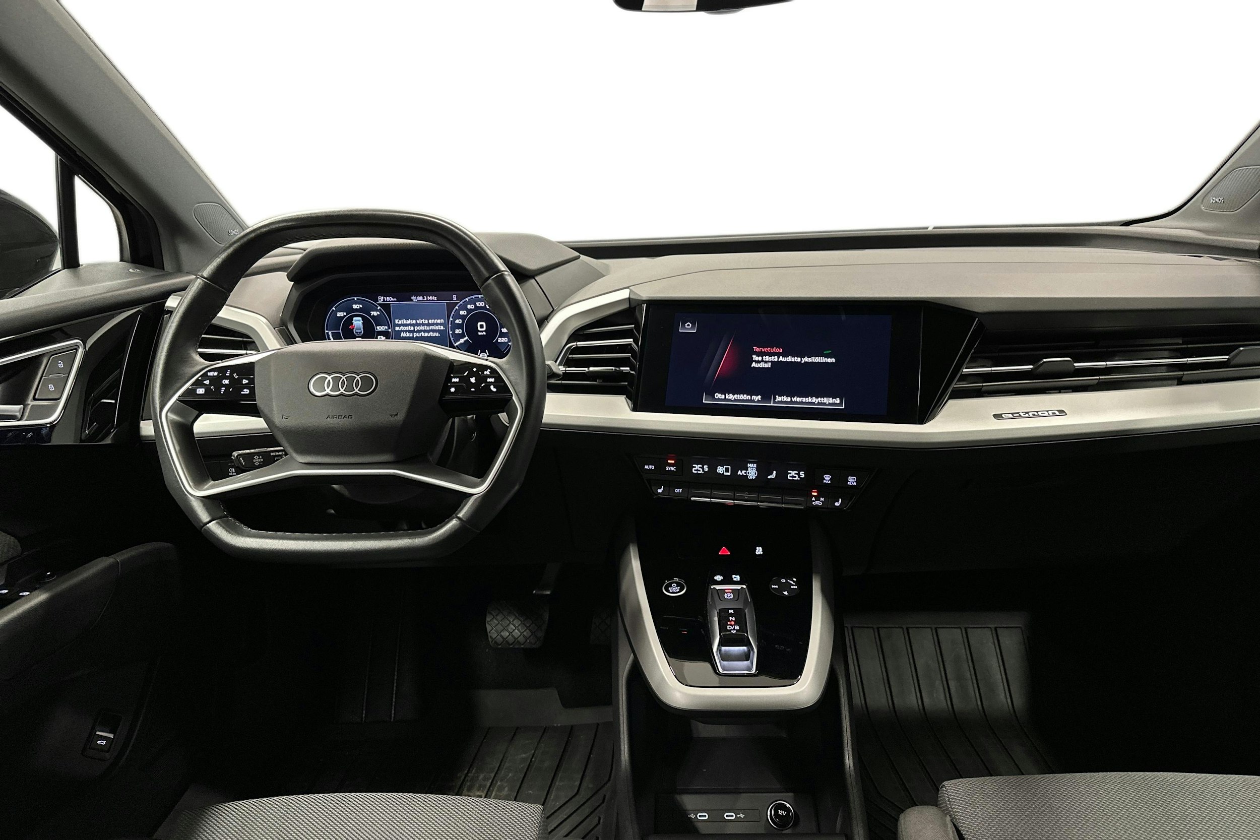 musta Audi Q4 e-tron 2023 kuva 9.