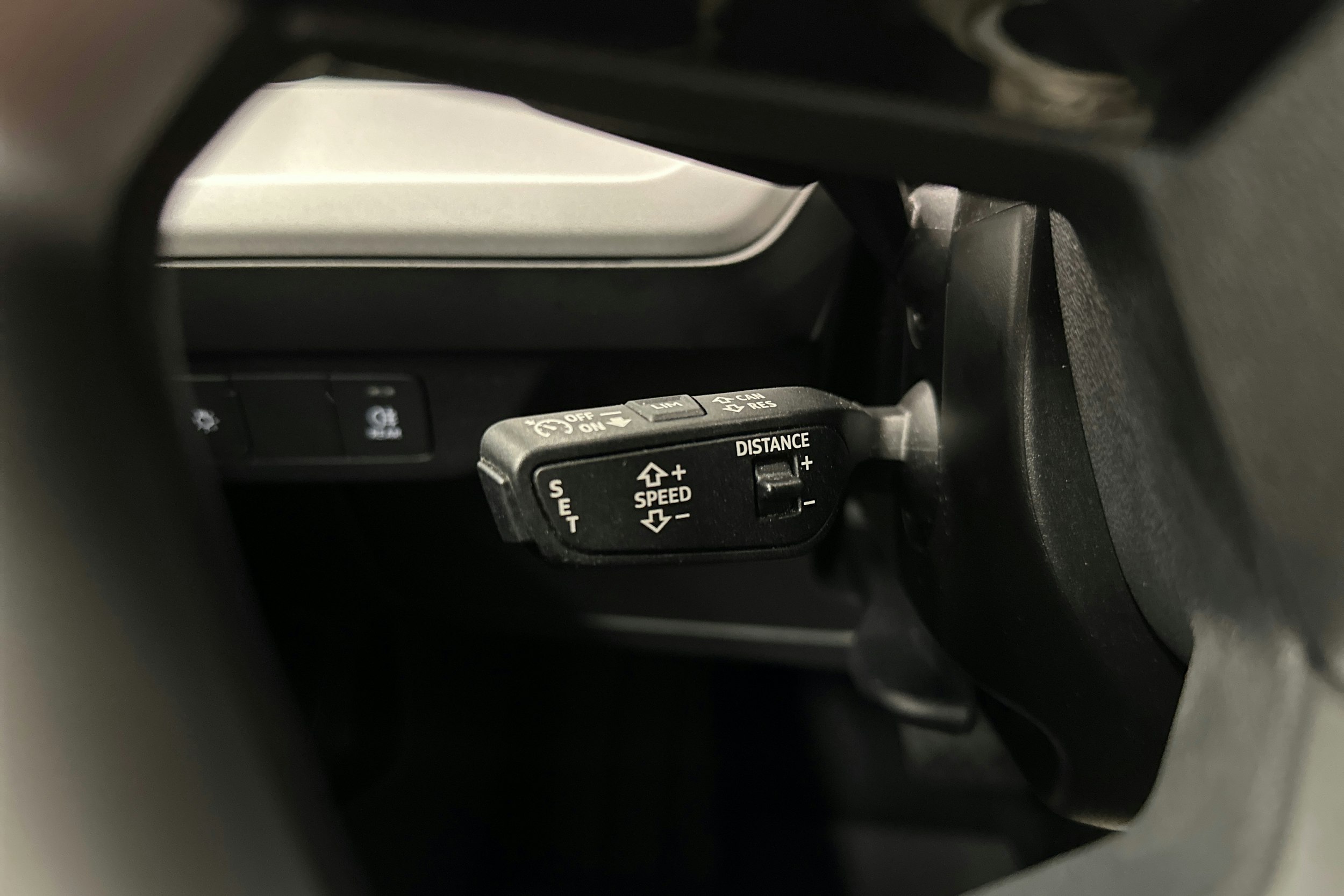 musta Audi Q4 e-tron 2023 kuva 16.