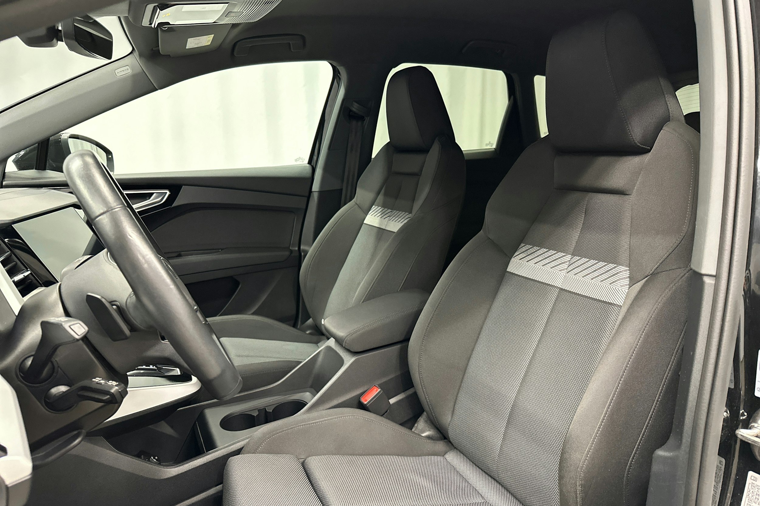 musta Audi Q4 e-tron 2023 kuva 26.