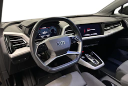 musta Audi Q4 e-tron 2023 kuva 6.